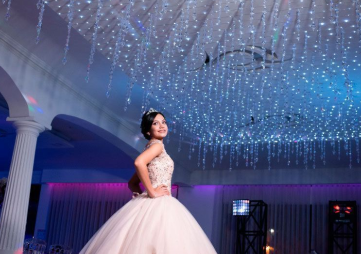 FIESTA DE QUINCE AÑOS MEDELLÍN