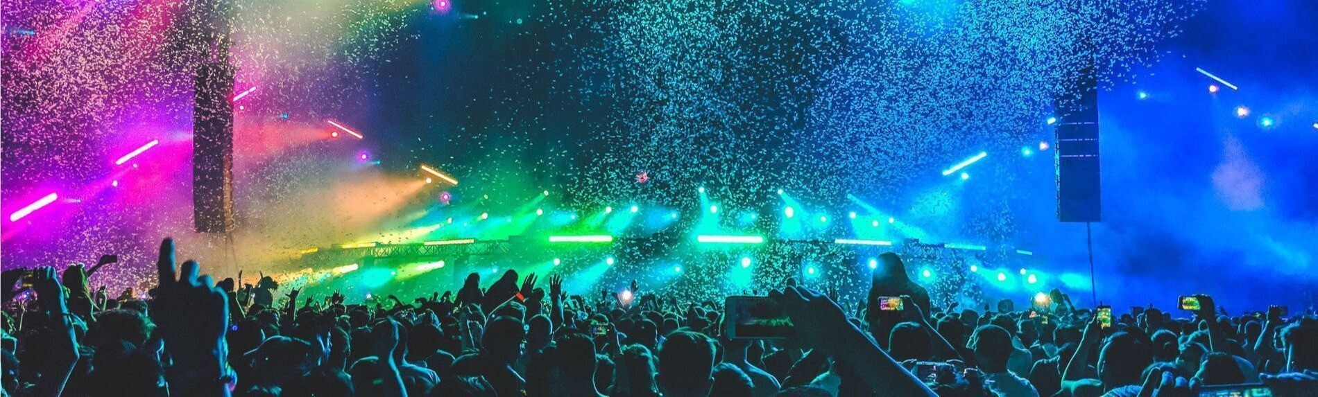 ARTISTAS Y ESPECTÁCULOS