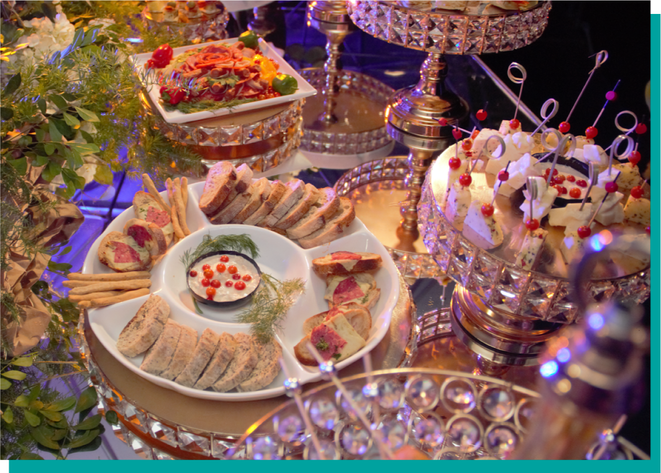 MESA DE DULCES Y SALADITOS