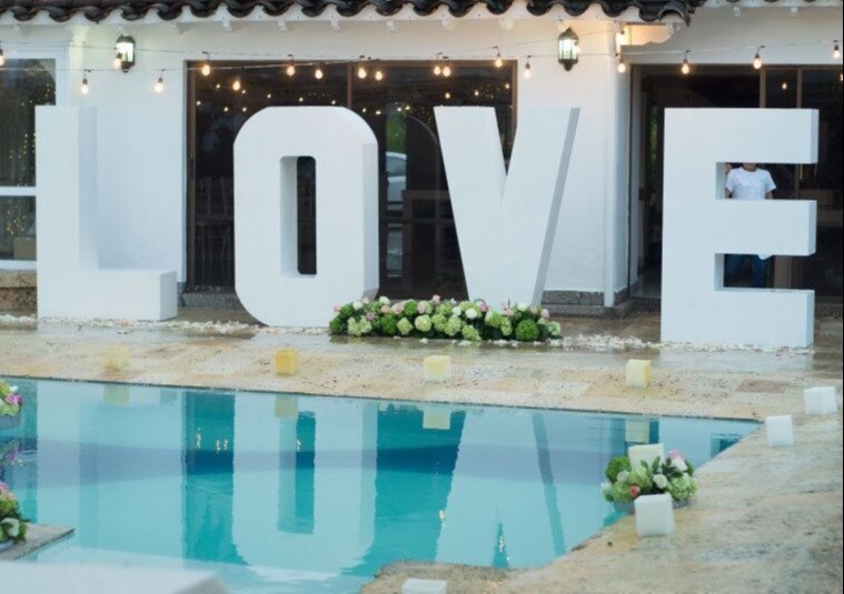 ALQUILER DE LETRAS GIGANTES Y MOBILIARIO MEDELLÍN